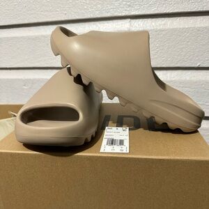 YEEZY SLIDE PURE ⚪️